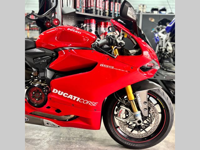 ducati - 1199-panigale-s