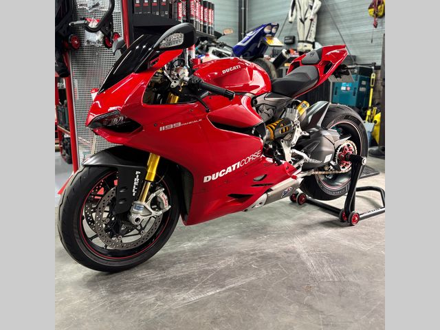 ducati - 1199-panigale-s