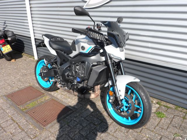 yamaha - mt-09-y-amt