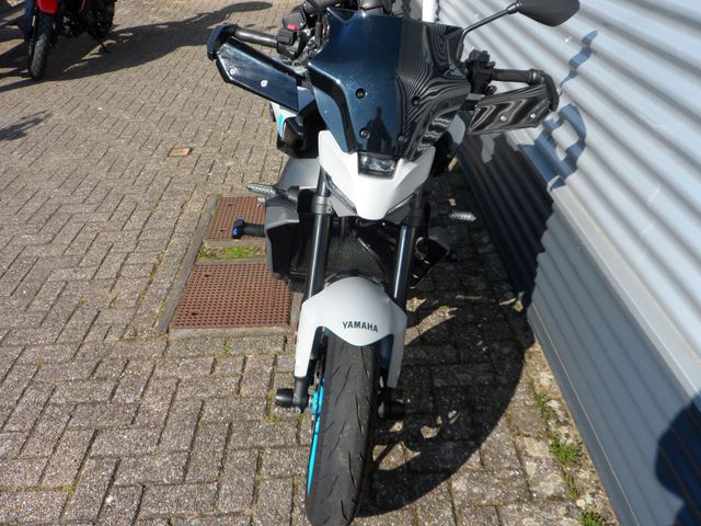 yamaha - mt-09-y-amt