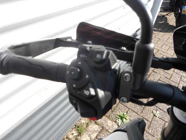 yamaha - mt-09-y-amt