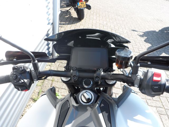 yamaha - mt-09-y-amt