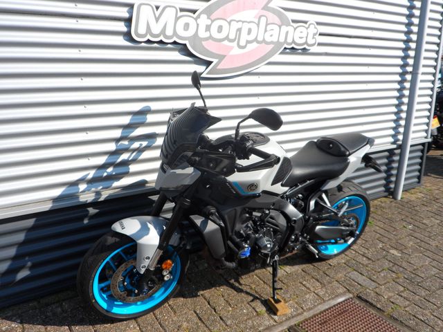 yamaha - mt-09-y-amt