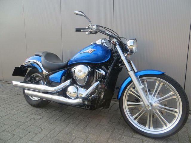 kawasaki - vn-900-custom