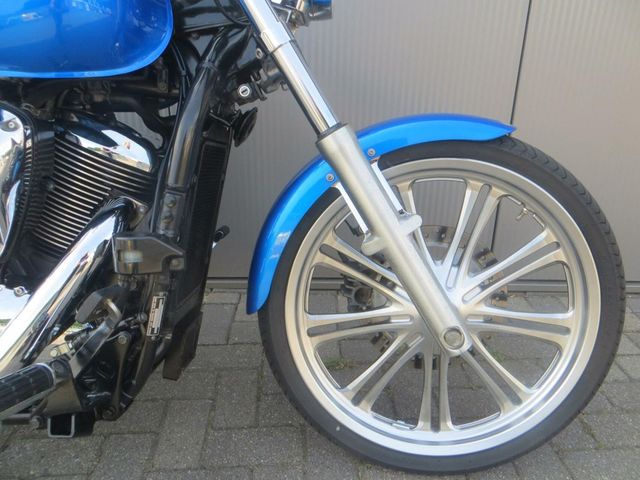 kawasaki - vn-900-custom