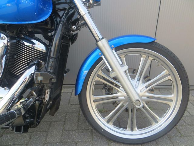 kawasaki - vn-900-custom
