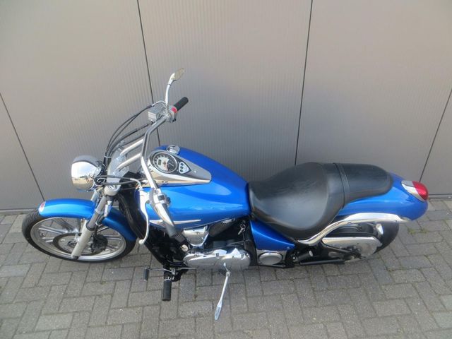 kawasaki - vn-900-custom