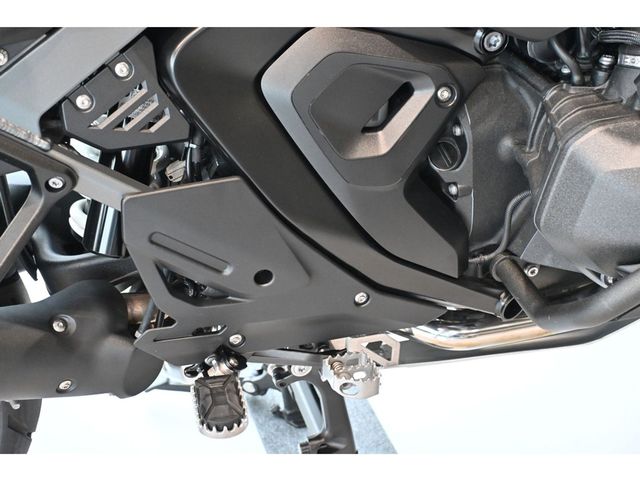 bmw - r-1300-gs-adventure-triple-black