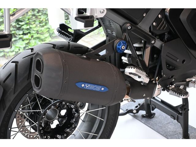 bmw - r-1300-gs-adventure-triple-black