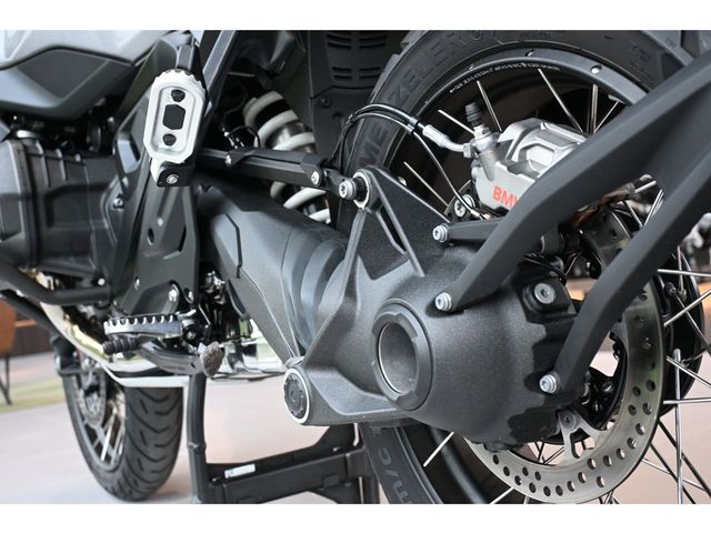 bmw - r-1300-gs-adventure-triple-black