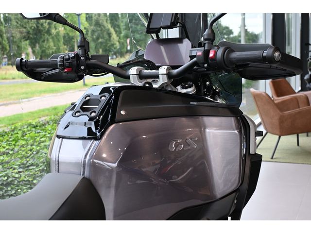 bmw - r-1300-gs-adventure-triple-black