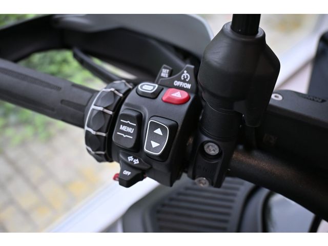 bmw - r-1300-gs-adventure-triple-black