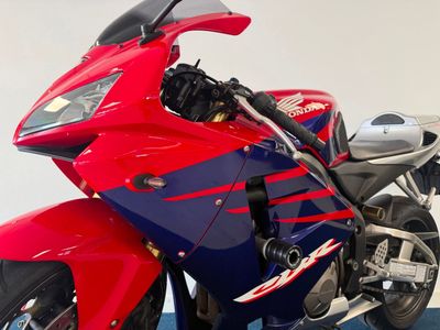 HONDA CBR 600 RR – foto 4