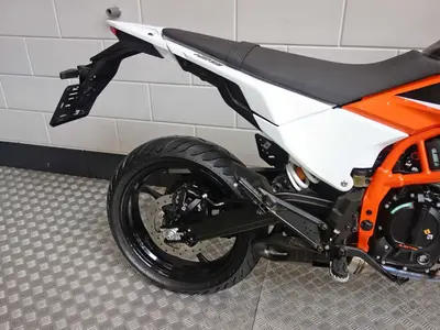 KTM 125 SMC R – foto 2