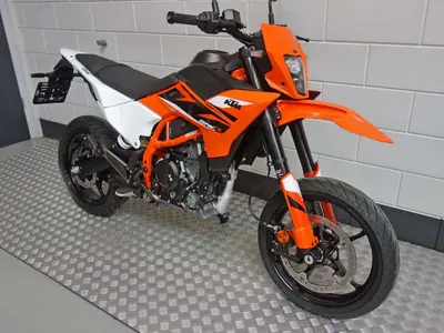 KTM 125 SMC R – foto 4