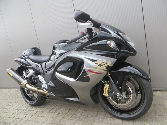 suzuki - gsx-r-1300-hayabusa