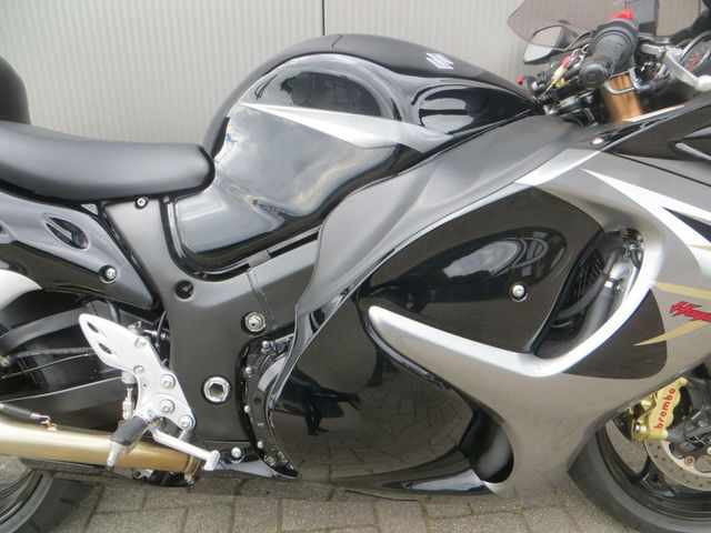 suzuki - gsx-r-1300-hayabusa