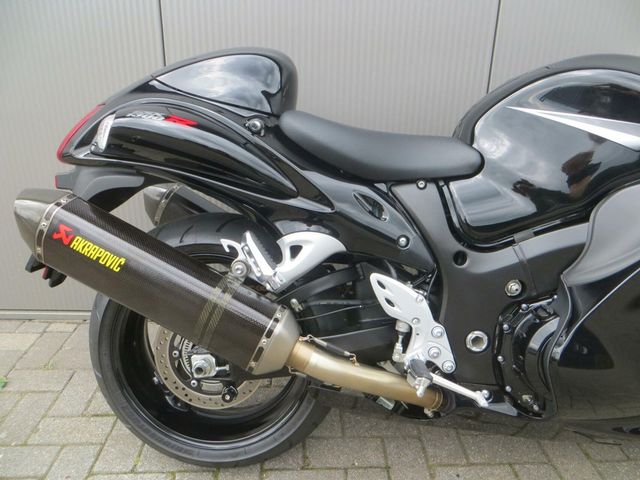 suzuki - gsx-r-1300-hayabusa