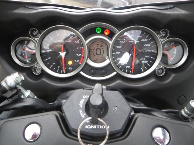 suzuki - gsx-r-1300-hayabusa
