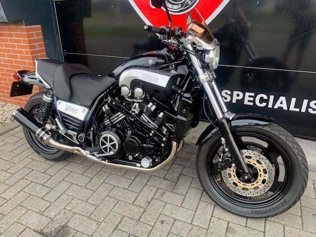 yamaha - vmx-1200-v-max
