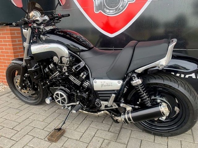 yamaha - vmx-1200-v-max