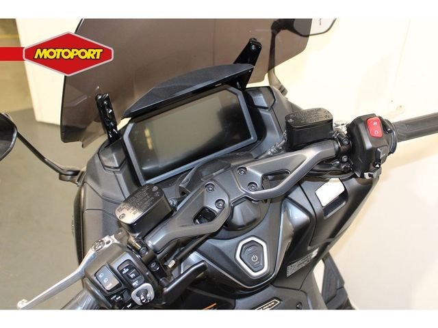 yamaha - tmax-tech-max-560