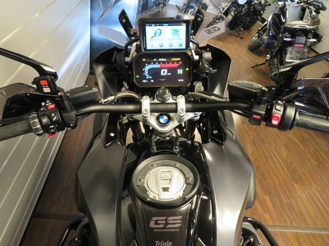 bmw - r-1250-gs-triple-black