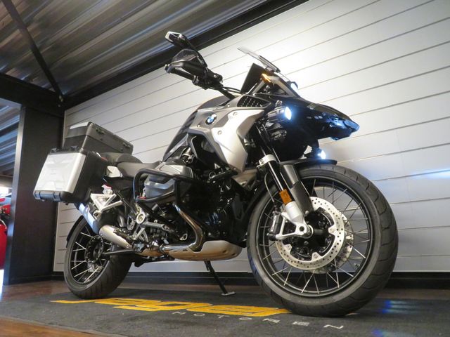 bmw - r-1250-gs-triple-black
