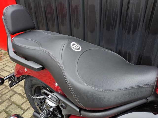 royal-enfield - super-meteor-650