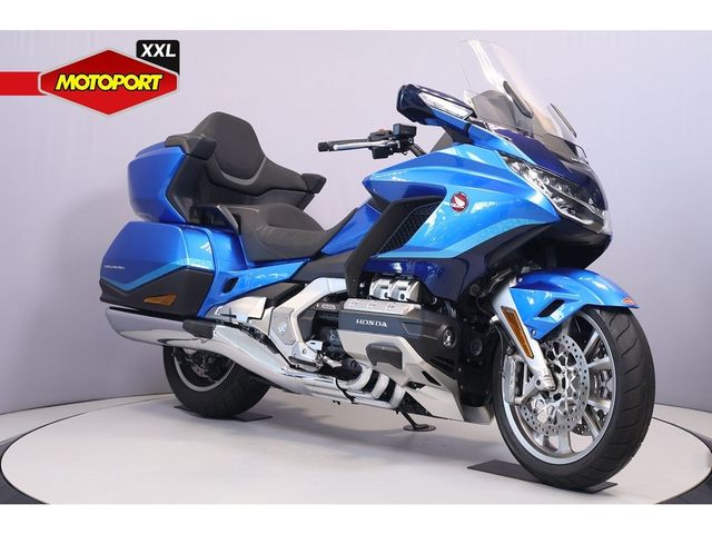 honda - gl-1800-goldwing-touring-deluxe