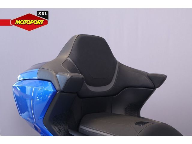 honda - gl-1800-goldwing-touring-deluxe