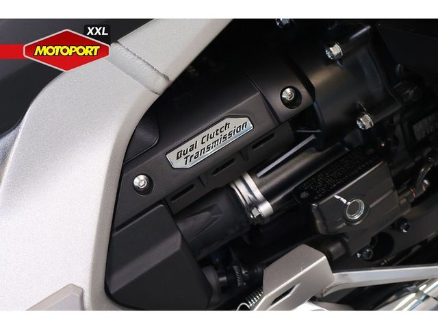 honda - gl-1800-goldwing-touring-deluxe