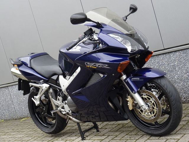 honda - vfr-800-fi-vtec