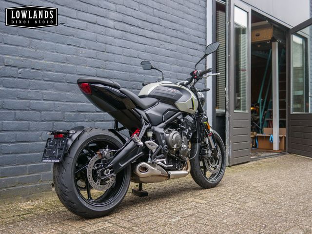 triumph - trident-660