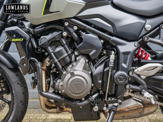 triumph - trident-660