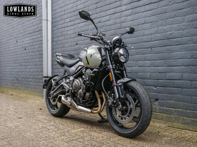 triumph - trident-660
