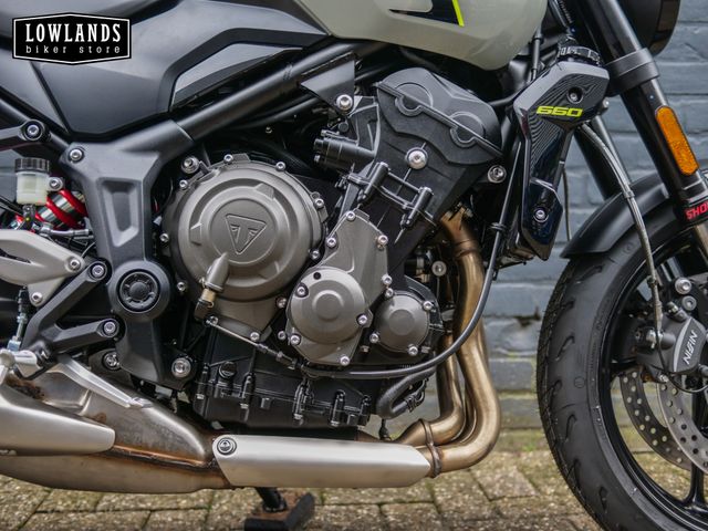 triumph - trident-660