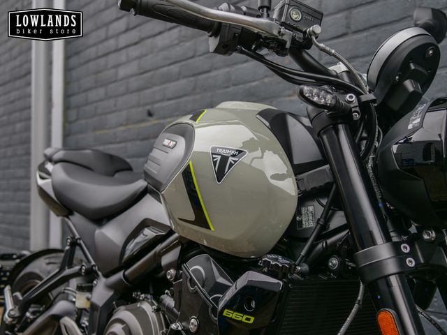triumph - trident-660