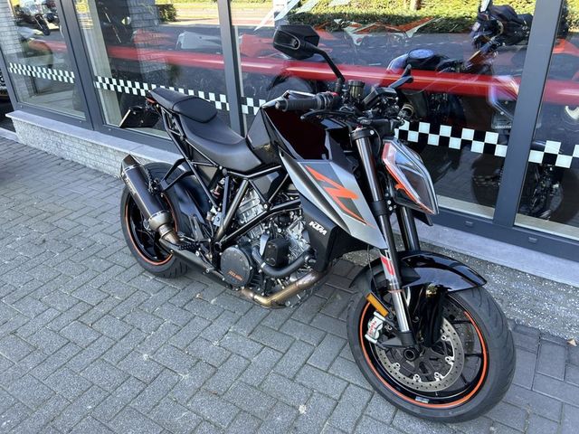 ktm - 1290-super-duke-r