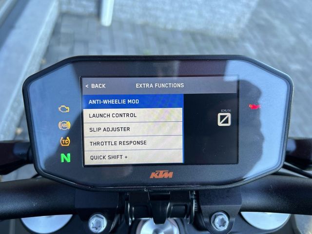 ktm - 1290-super-duke-r