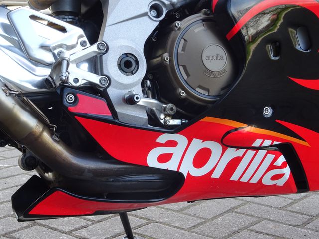 aprilia - rsv-1000-r