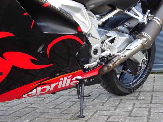 aprilia - rsv-1000-r
