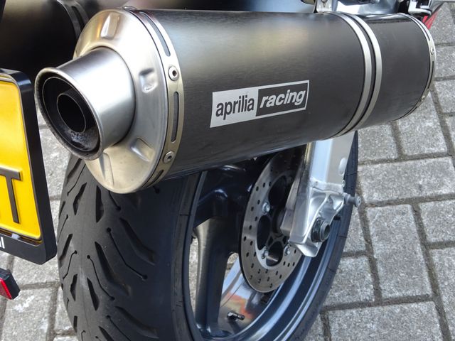 aprilia - rsv-1000-r
