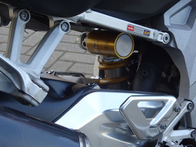 aprilia - rsv-1000-r