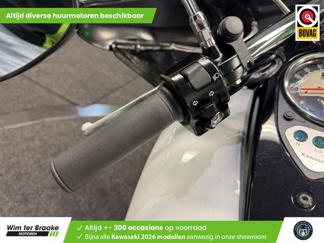 kawasaki - vn-900-custom