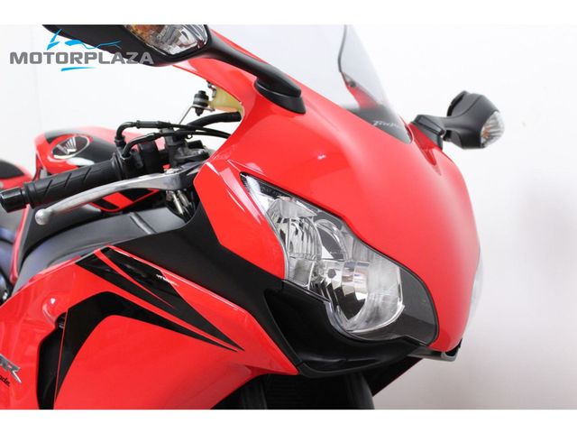 honda - cbr-1000-rr-fireblade
