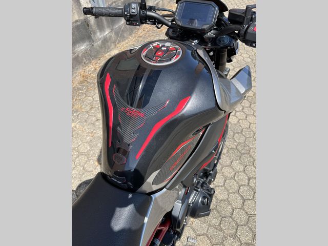 kawasaki - z900