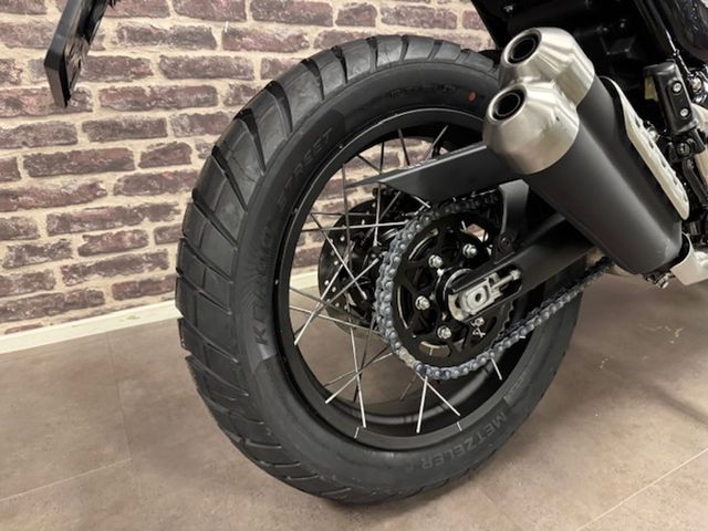 triumph - scrambler-400-xc