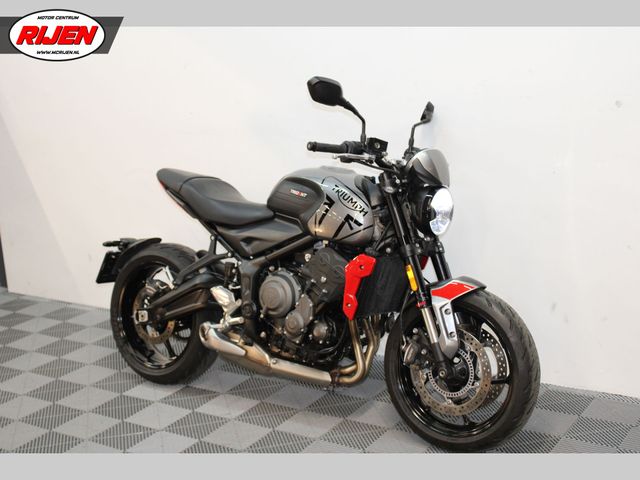 triumph - trident-660