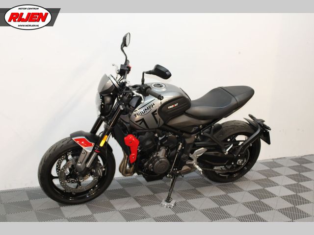 triumph - trident-660